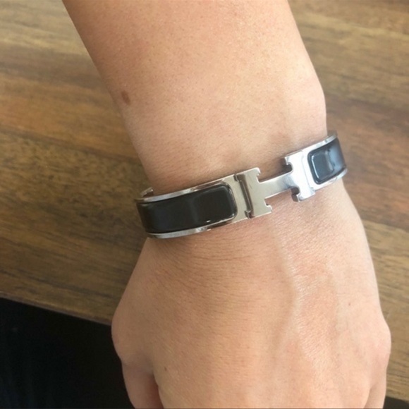 Generic Letter H Clic Bracelet in Silver and Black Enamel - Picture 3 of 5